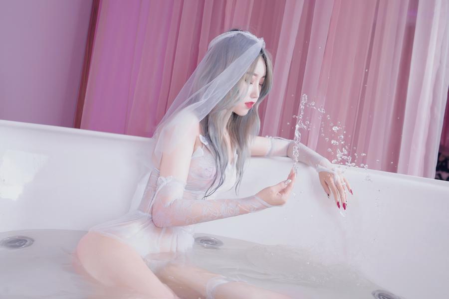 eloise软软cos入水蕾丝图片 唯美水下摄影写真集 eloise软软cos入水蕾丝图片 唯美水下摄影写真集