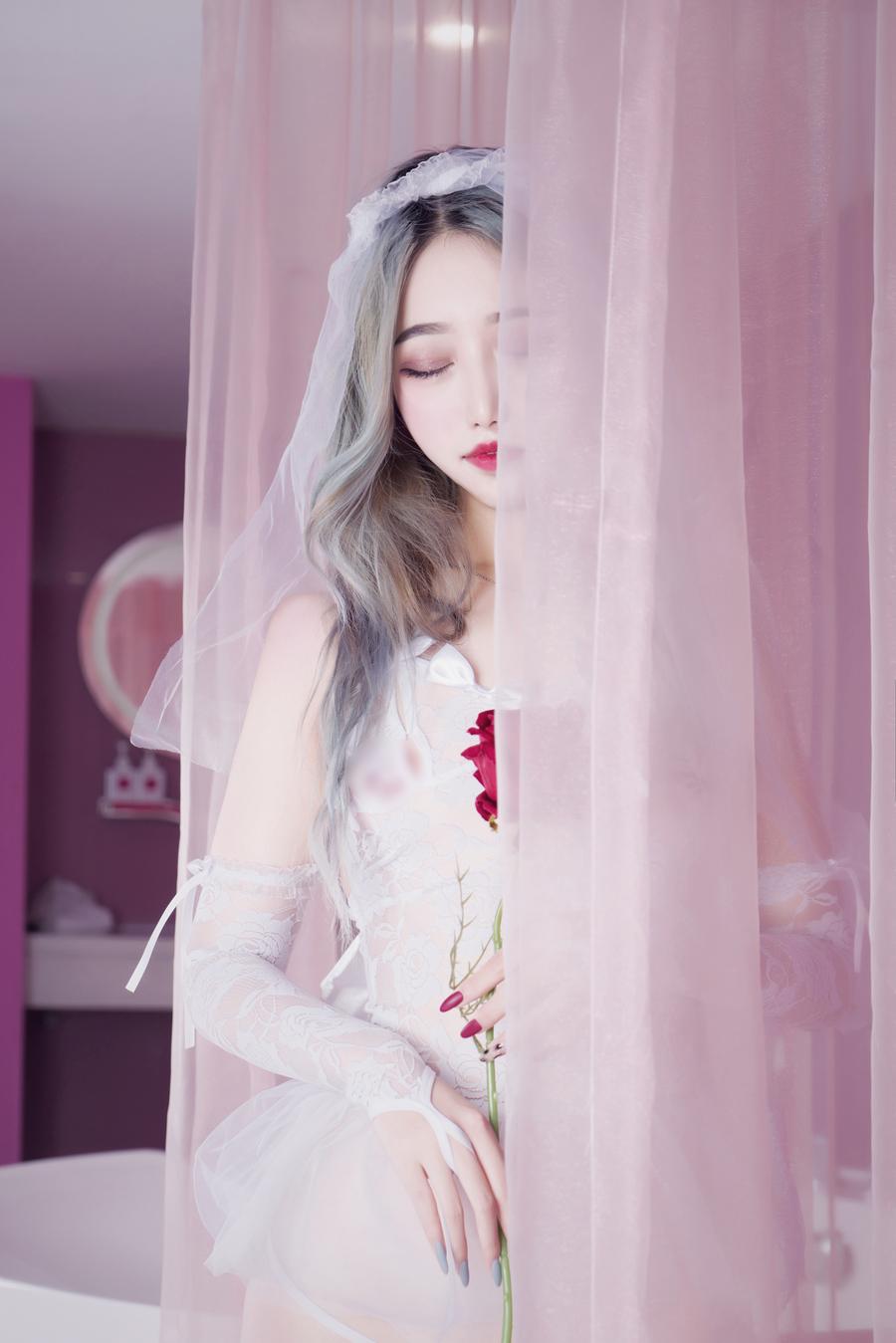 eloise软软cos入水蕾丝图片 唯美水下摄影写真集 eloise软软cos入水蕾丝图片 唯美水下摄影写真集