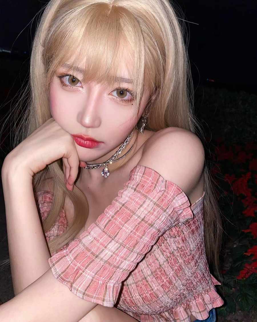 啾小妍-写真图片合集:温柔气质人像图集赏析 啾小妍-写真图片合集:温柔气质人像图集赏析