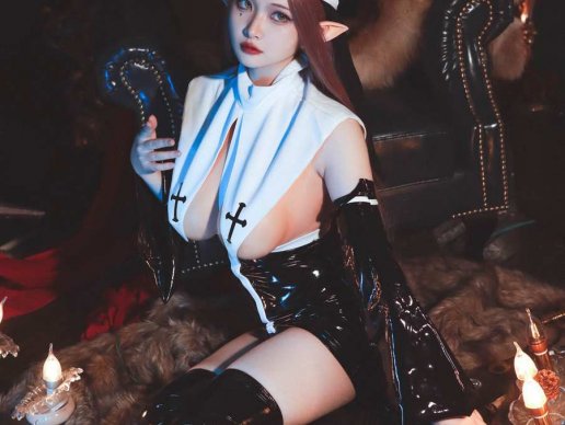 屿鱼cos圣女图片合集 神圣服饰细节鉴赏